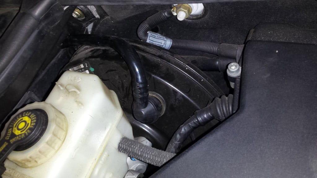 twardy pedał hamulca bmw