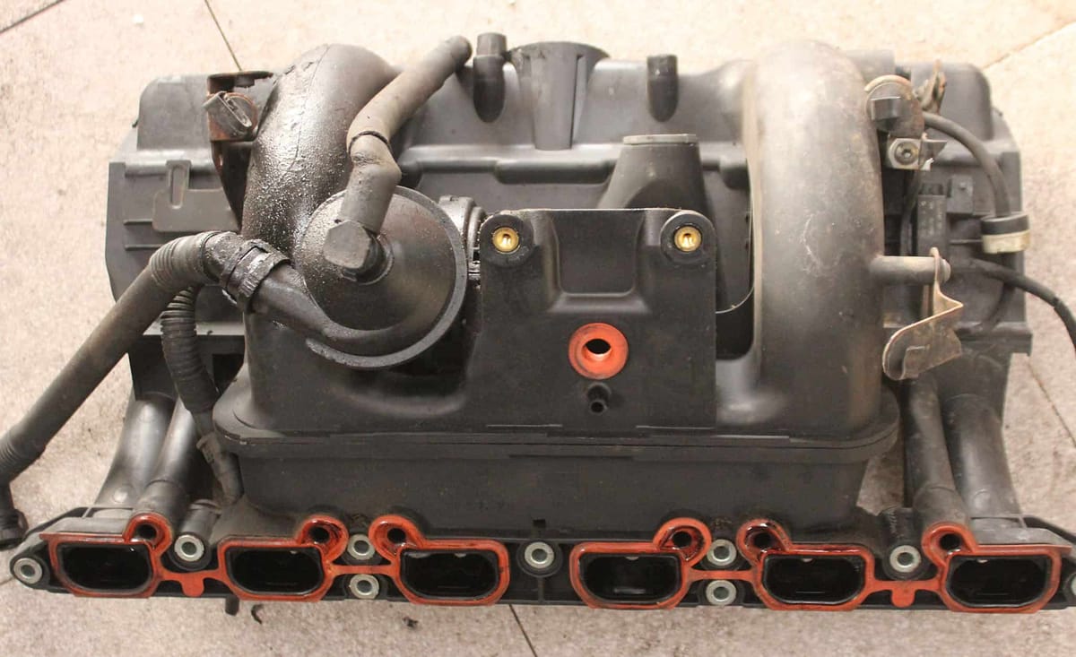 Exhaust smell and a burnt-out engine in a BMW - what is the cause and how to fix it?