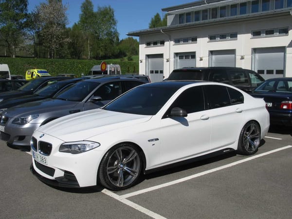 Squeaks when starting the engine in BMW - what is the reason and how to fix it?