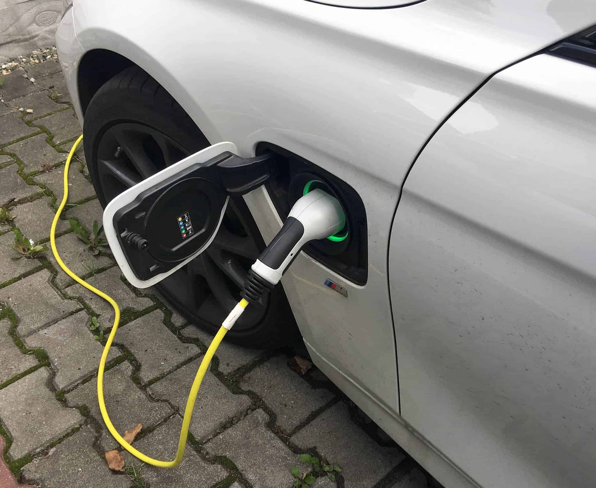 naprawa hybrydy elektryki bmw